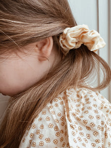 KONGES SLØJD - SCRUNCHIES Small, Buttercup yellow/Bloom red blue/Yellow check